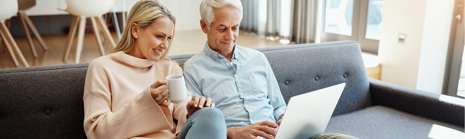 couple-sitting-image